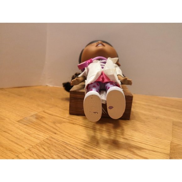 Disney Jr Just for Play Doc Mcstuffins 9 inch doll - Picture 4 of 4